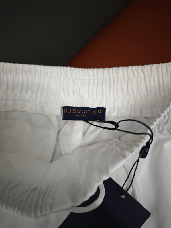 ブランドハーフパンツ側面デザイン